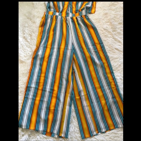 NWT Halter Top Crop Jumpsuit Large - Picture 5 of 13